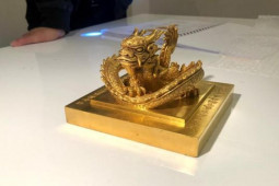 Một người Việt mua lại ấn vàng Hoàng đế chi bảo với giá hơn 153 tỷ đồng