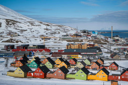 Thị trấn gần Bắc Cực nhất thế giới, nơi cái chết và sinh nở bị cấm