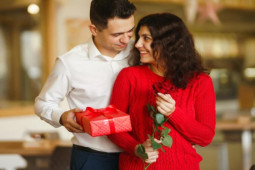 Đàn ông - Đất nước nơi đàn ông sẵn sàng tặng quà Valentine hơn 1 tỷ đồng, làm các chị em sướng rơn