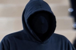 Thời trang - Giám đốc sáng tạo phân bua về sự cố ảnh thời trang trẻ em phản cảm