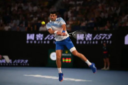 Thể thao - Djokovic bị đối xử như "gã hề", vẫn đáp lại bằng thái độ "quý ông"