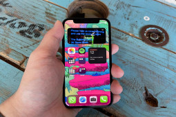 Thời trang Hi-tech - iPhone 12 Mini với 2 cổng sạc "gây sốt" tới fan công nghệ