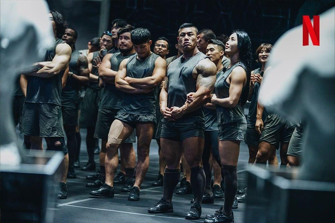 Người có "cơ thể hoàn hảo" nhất show thực tế "sinh tồn" Physical: 100 sẽ nhận được giải thưởng 240.000 USD.