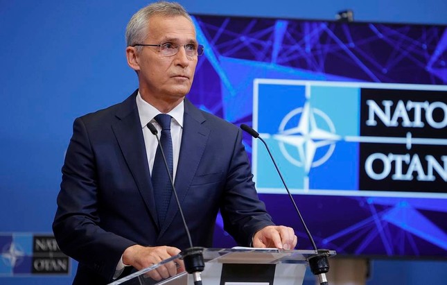 NATO nói Nga &#39;đã khởi động đợt tiến công mới ở Ukraine&#39; - 1