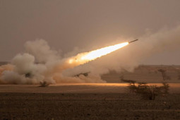 Tiết lộ cách Ukraine dùng tên lửa HIMARS: Mỗi cú bắn đều dựa vào Mỹ