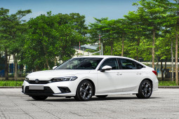Tin tức ô tô - Giá xe Honda Civic niêm yết và lăn bánh tháng 2/2023