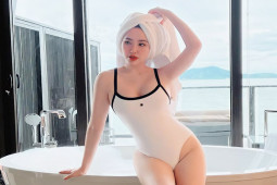 Đời sống Showbiz - Bảo Thy liên tục diện bikini khoe dáng táo bạo khiến fan tranh cãi gay gắt