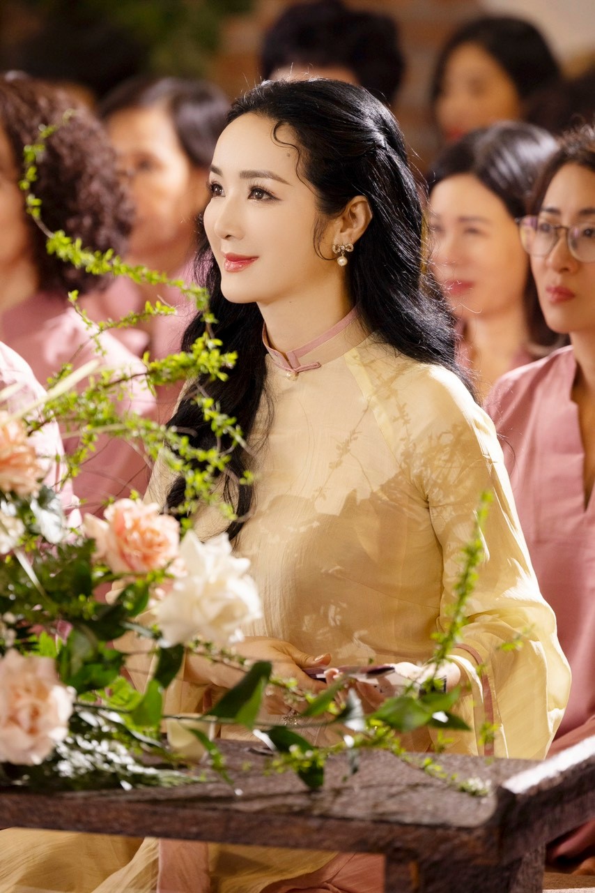 Ở tuổi 52, hoa hậu Giáng My vẫn đẹp chẳng tì vết nhờ &#34;tâm sinh tướng&#34; - 13
