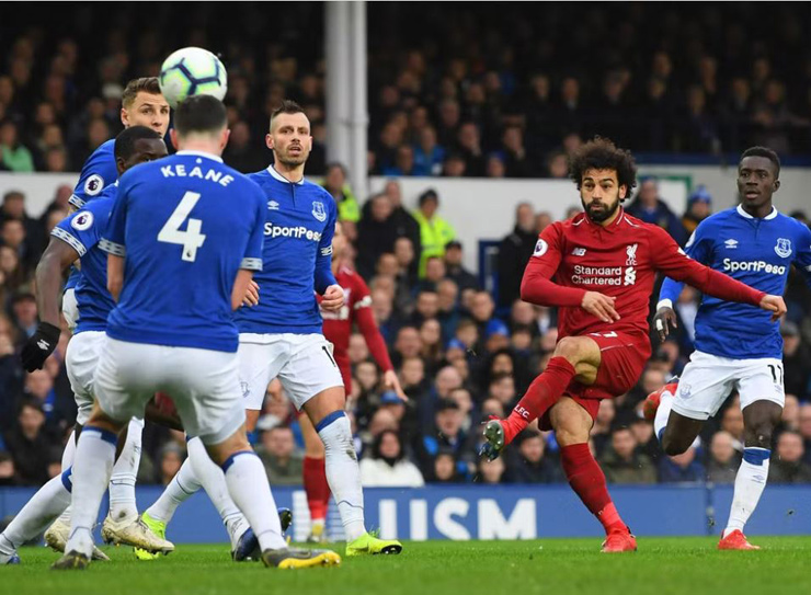 Pha dứt điểm thành bàn đẳng cấp của Salah vào lưới Everton