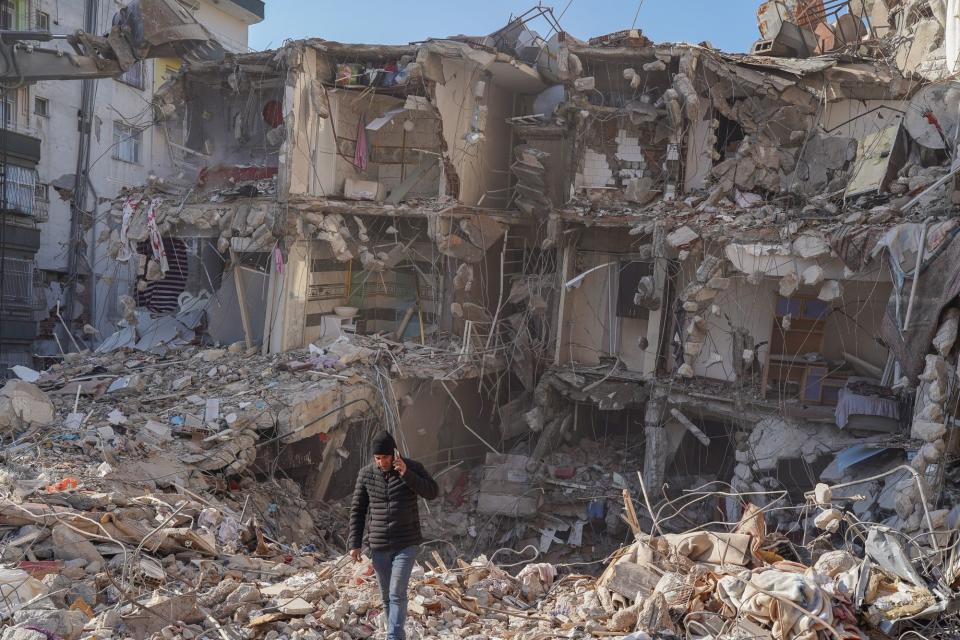 Thổ Nhĩ Kỳ thiệt hại bao nhiêu tiền vì trận động đất mạnh ngang bom nguyên tử? - 1