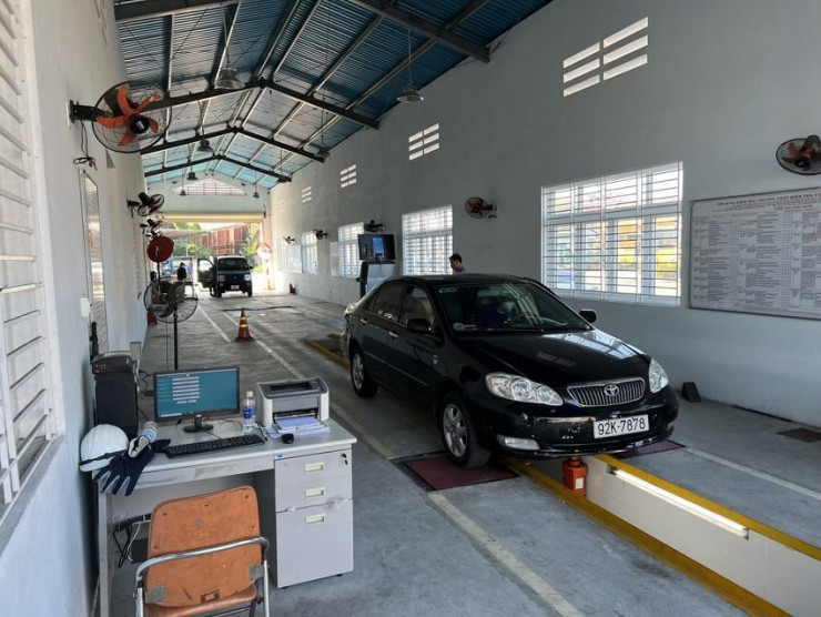 Đà Nẵng tạm dừng thẩm định cải tạo xe cơ giới để phục vụ điều tra. Ảnh: NGÔ QUANG