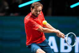 Video tennis Medvedev - Fokina: Khởi đầu vất vả, ngược dòng mãn nhãn (Rotterdam Open)