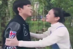 Clip hài hước - Vừa chia tay chàng trai đã vội vàng "quay đầu" vì hành động này của bạn gái