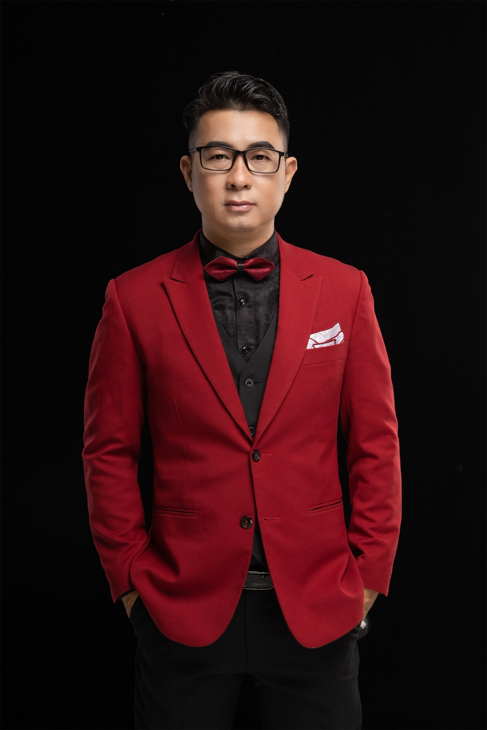 Lê Anh Tuấn là người hoạt động nghệ thuật hướng về cộng đồng với nhiều thành tựu thiết thực và giải thưởng cao quý