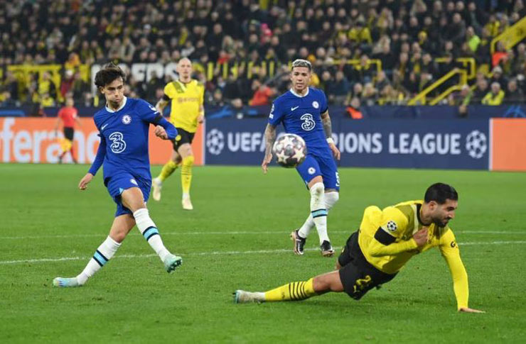 Tân binh Joao Felix dứt điểm dội xà ngang cuối hiệp 1 trận Dortmund - Chelsea