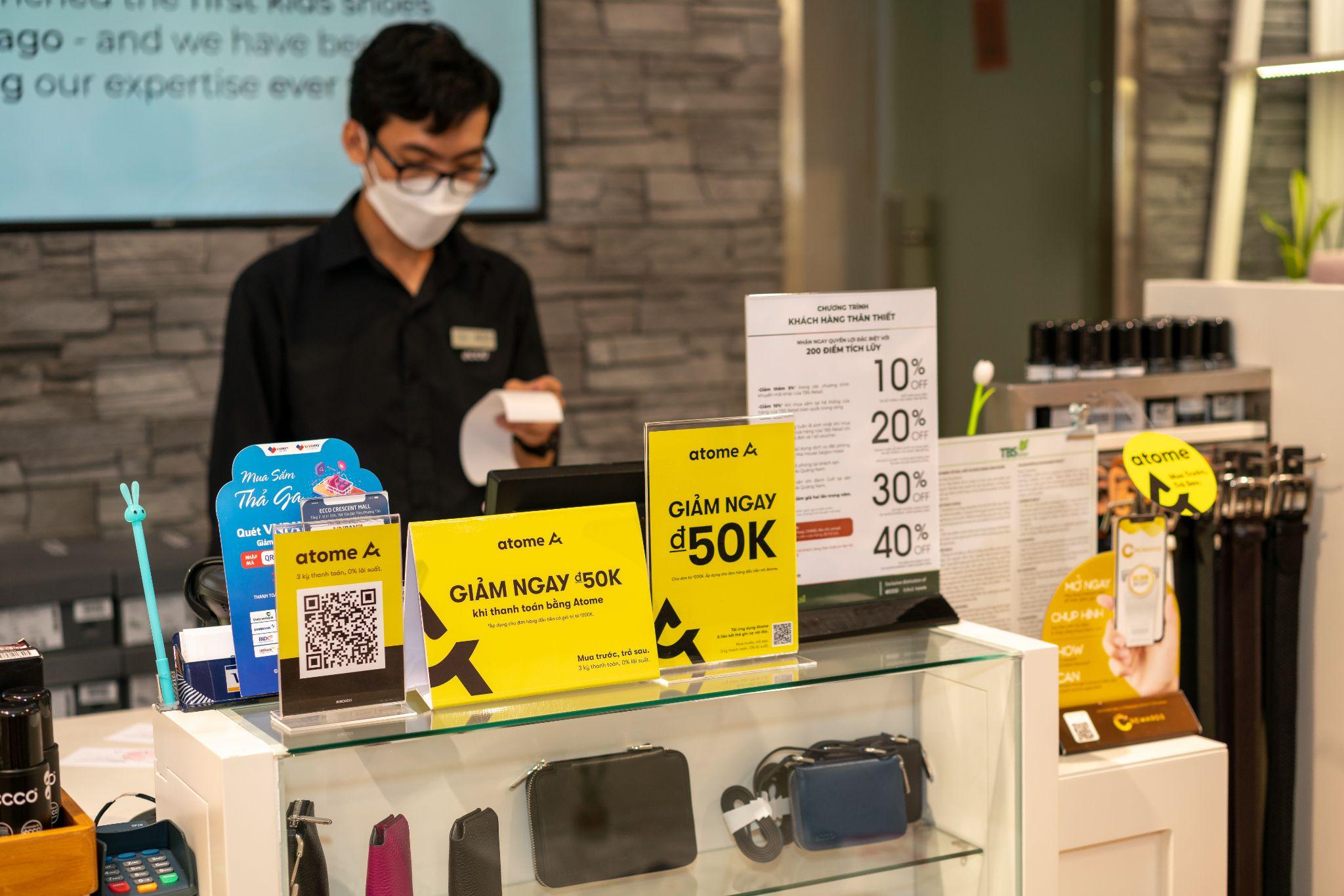 “Ưu đãi độc quyền giảm đến 50,000 VND dành cho người mua hàng lần đầu với đơn hàng trị giá trên 200,000 VND”.