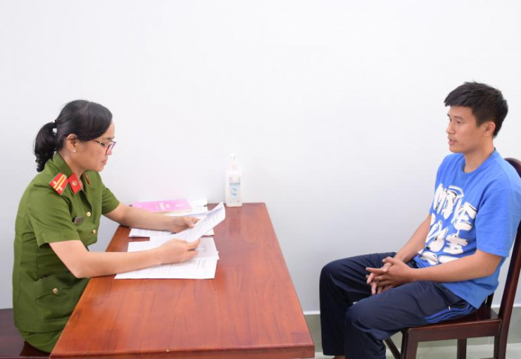 Đối tượng Nguyễn Thảo An Bình tại cơ quan điều tra. 