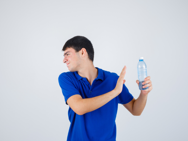 Việc hạn chế uống nước - lợi ít hại nhiều