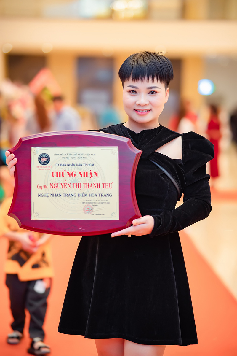 Chuyên gia trang điểm Thanh Thư: Gam màu độc đáo của làng làm đẹp Việt - 1