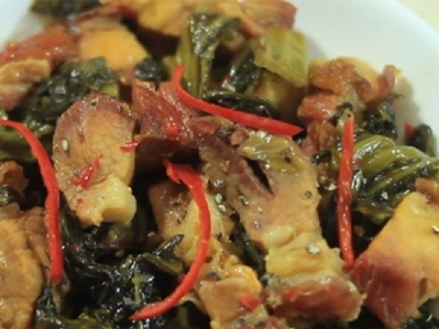 Ẩm thực - Cách làm thịt quay kho dưa chua ngon lạ miệng