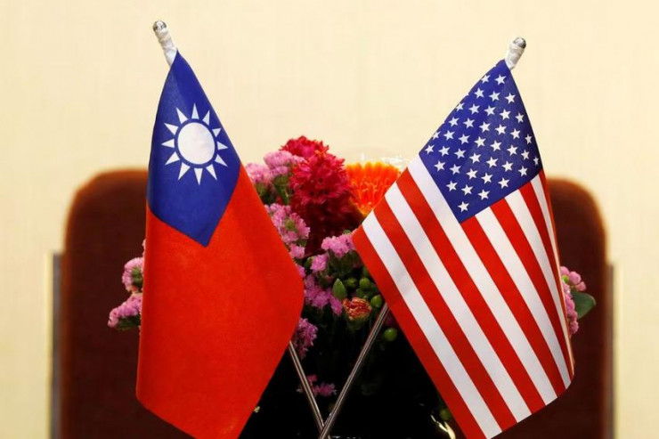 Cờ của Đài Loan và Mỹ được đặt trong một cuộc họp tại Đài Bắc, Đài Loan ngày 27-3-2018. Ảnh: REUTERS
