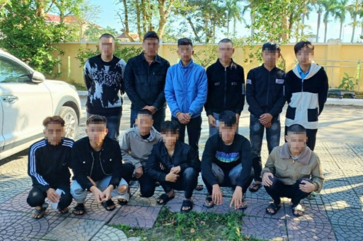 Nhóm thanh niên thị xã Điện Bàn. Ảnh: PTH