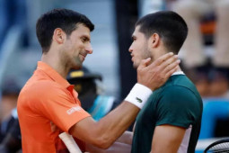 Alcaraz coi Djokovic như ”Chúa tể” làng tennis, ”bật chế độ” đua số 1 thế giới