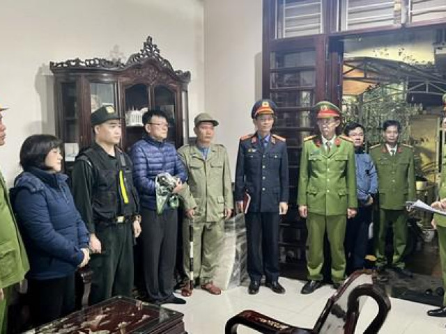 Khởi tố giám đốc và 2 phó giám đốc Trung tâm Đăng kiểm ở Thừa Thiên - Huế