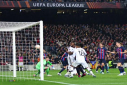 Barca - MU bất phân thắng bại, báo Anh ca ngợi màn rượt đuổi kinh điển