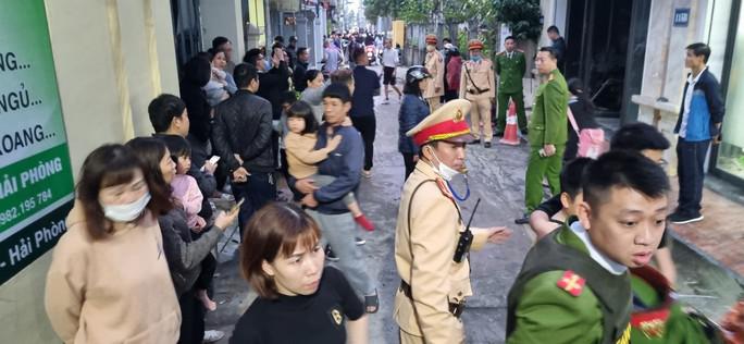 Cả khu phố náo loạn trước hành động của ông Nguyễn Ngọc H.