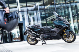 Xe máy - Xe đạp - Xe ga "hạng nặng" có động cơ khủng, nhiều tính năng, giá ngang ô tô