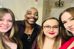 Bạn trẻ - Cuộc sống - Người đàn ông "số hưởng" có 3 cô vợ và không phải đi làm