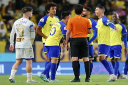 Bóng đá - Ronaldo sút tệ lại hóa kiến tạo cho Al Nassr, tạo ra pha bóng tranh cãi