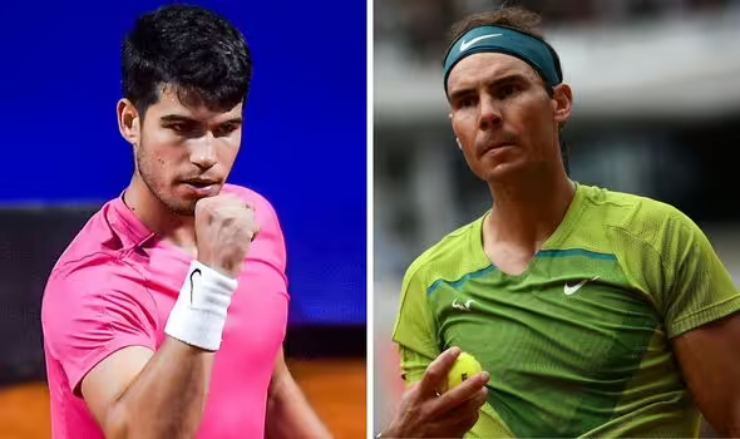 Alcaraz (áo hồng) hướng tới danh hiệu Roland Garros, sân chơi sở trường của đàn anh Nadal (áo xanh)