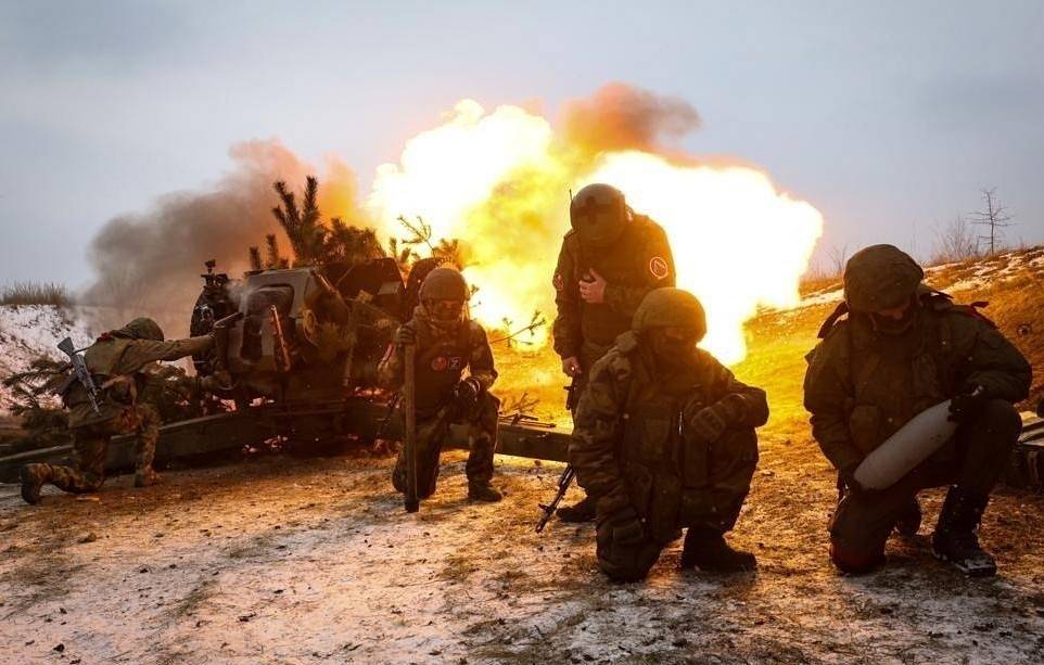 Quân đội Nga ở tiền tuyến miền Đông Ukraine (ảnh: TASS)