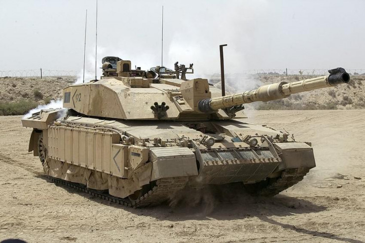 Xe tăng Challenger-2 tuần tra ngoại ô TP Basra của Iraq. Ảnh: Wikipedia