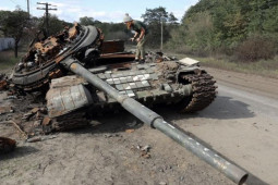 Chuyên gia nêu điểm bất lợi của xe tăng Nga khi đối đầu xe tăng Abrams của Mỹ ở Ukraine