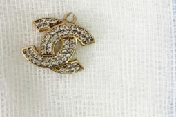 Sức khỏe đời sống - Bé 6 tháng tuổi ho ra máu, bác sĩ phát hiện mặt dây chuyền trong thực quản trẻ