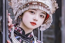 Làm đẹp - Ngây người trước nhan sắc gây "lịm tim" của các cô gái dân tộc thiểu số Trung Quốc