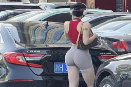 Thời trang - Những chiếc quần tập gym bó sát ra phố trở thành "cái gai trong mắt" phụ huynh