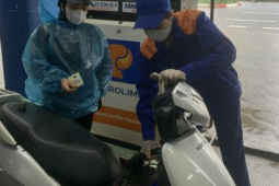 Giá xăng sẽ tăng lần ba liên tiếp vào ngày mai?