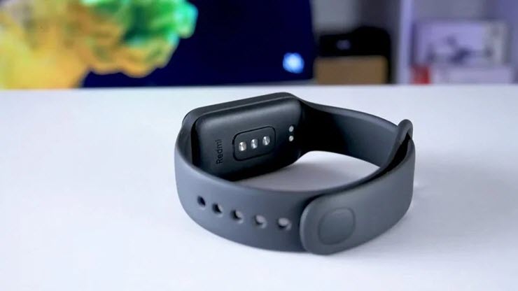 Mặt sau của Redmi Band 2.