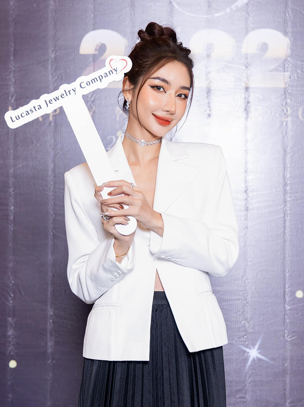 Thanh Huyền chinh phục khách hàng bằng lòng nhiệt tình cùng sự chân thành