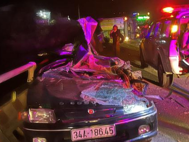 Tin tức trong ngày - Nguyên nhân ban đầu vụ xe tải lật đè bẹp xe con, khiến 2 cha con tử vong