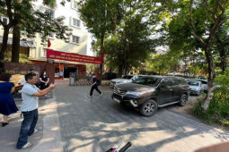 Tin tức trong ngày - Một loạt sở ngành, quận huyện ở Hà Nội bị "bêu tên" vì làm việc chậm chạp