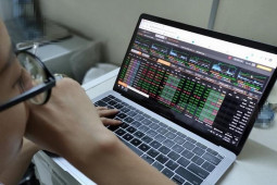 Kinh doanh - Đại gia 48 tuổi bỏ túi hơn 230 tỷ đồng trong ngày thị trường quay đầu giảm