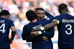 Bóng đá - Huyền thoại Gullit nói Mbappe ngang tầm với Messi, lý giải vì sao PSG sẽ thất bại