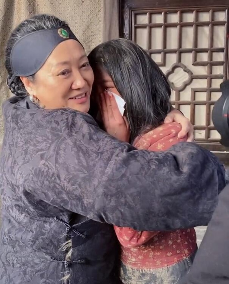 Đả nữ kungfu bị đấm hơn 40 lần, vợ Lý Liên Kiệt bầm dập trên phim trường - 15