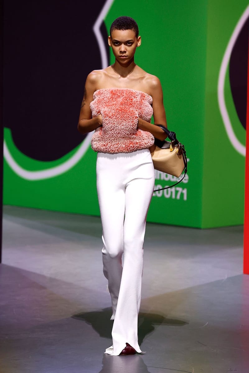 Nỗi ám ảnh quá khứ trong show thời trang đậm chất triết chung của JWAnderson - 11