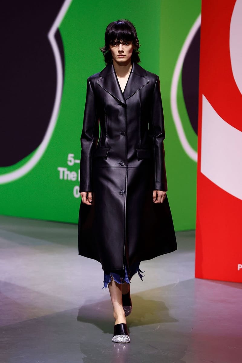 Nỗi ám ảnh quá khứ trong show thời trang đậm chất triết chung của JWAnderson - 10